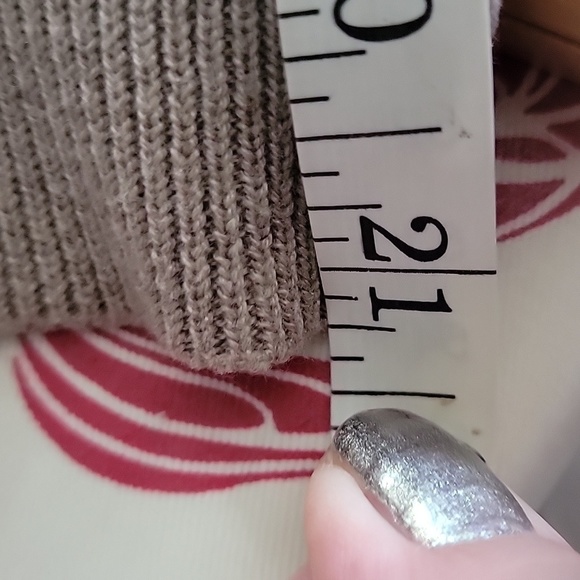 Willow & Clay Tan Sweater with Dog Design - Picture 9 of 9